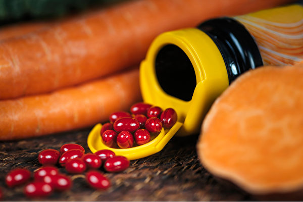 研究发现，β-胡萝卜素补充品无法减少癌症或心血管疾病的罹患率。(Shutterstock)