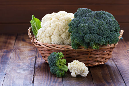 多吃花椰菜、青花菜，可以提升免疫力，等对呼吸道和肺的保健有直接好处。(Shutterstock)