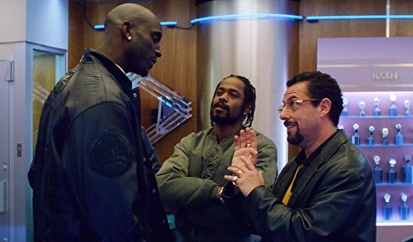 (L) Kevin Garnett, and LaKeith Stanfield, and Adam Sandler in Uncut Gems