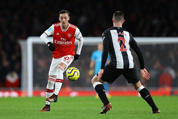 2020年2月16日，效力于阿森納的球星Mesut Özil在英超比賽中。(Photo by Richard Heathcote/Getty Images)