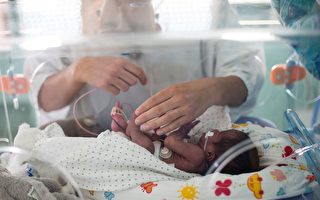 全球最年輕病患 英國嬰兒剛出生即確診