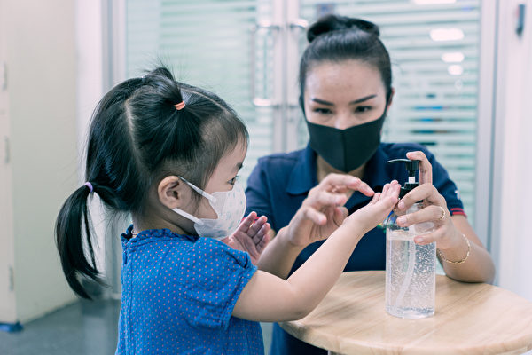 父母应留意小孩的个人卫生习惯是否有落实。(Shutterstock)
