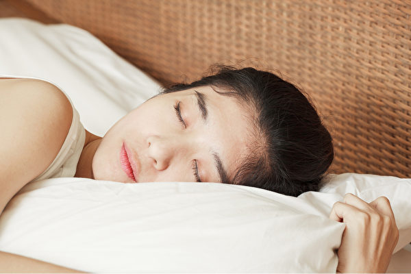 要有好的睡眠品质，首先就是要依照人体生理时钟来作息。(Shutterstock)