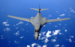 美国冷战武器今派用场 B-1B轰炸机
