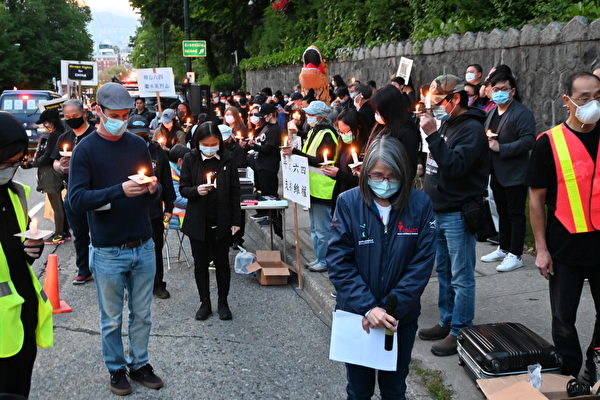 圖：溫支聯於6月4日晚在中領館前舉辦燭光集會，悼念六四屠殺31週年。 （邱晨/大紀元）