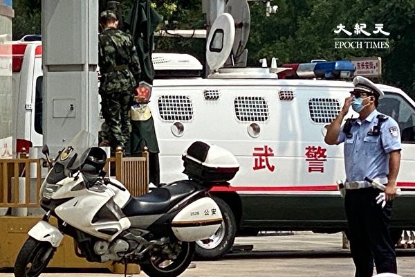 组图：北京长安街上诡异 武警便衣随处可见
