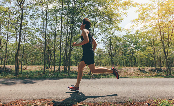 將跑步融入生活後，松浦發現疲憊感逐漸減少，過去曾經感受到的壓力已經漸漸遠離了他。(Shutterstock)