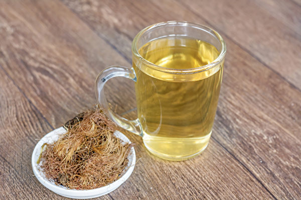 玉米须茶能帮助湿热体质的人消水肿。(Shutterstock)