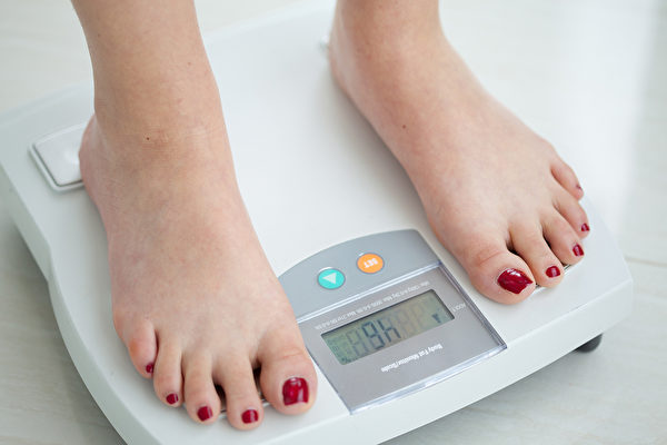 严格减糖后，最快改善的是体脂肪。(Shutterstock)
