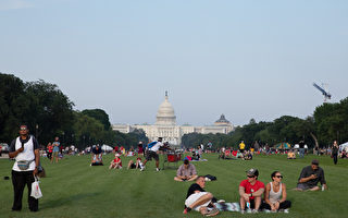 美國獨立日 首都民眾觀看煙花慶節日