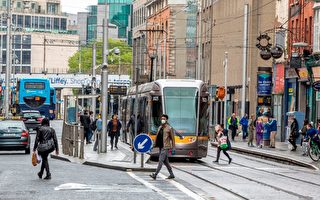 爱尔兰新法 不戴口罩坐公交将被罚款