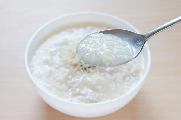 必使水米融洽，柔膩如一，而後謂之粥。(Shutterstock)