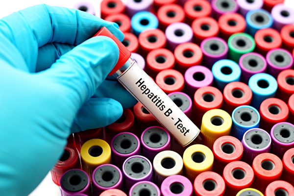 慢性B型肝炎者的肝細胞已經出現發炎情況，血液檢查會發現肝功能指數過高。(Shutterstock)