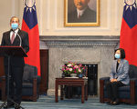 美卫生部长会晤蔡英文 肯定台湾民主医疗成就