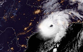 美国科学家一天飞进飓风5次 拍下罕见画面