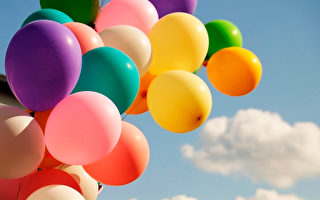 準備10年 美魔術師擬靠一束氣球飛越紐約