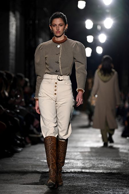 Rejina Pyo于2020年伦敦时装周。 (DANIEL LEAL-OLIVAS/Getty Images)