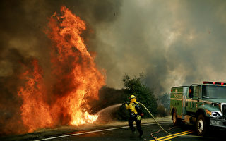 组图：加州野火蔓延 电力供应更显困难