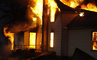 家中突然起火 6岁女童冲进火场救下全家