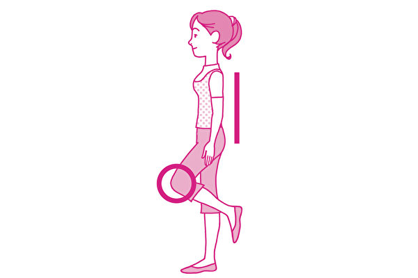 單腳站立又稱「動態火鶴療法」，是能鍛鍊骨骼、預防骨質疏鬆症的體操。（世茂出版提供）