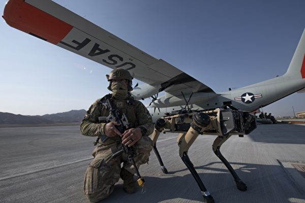 科幻成真 四足机器狗加入美空军高科技演习