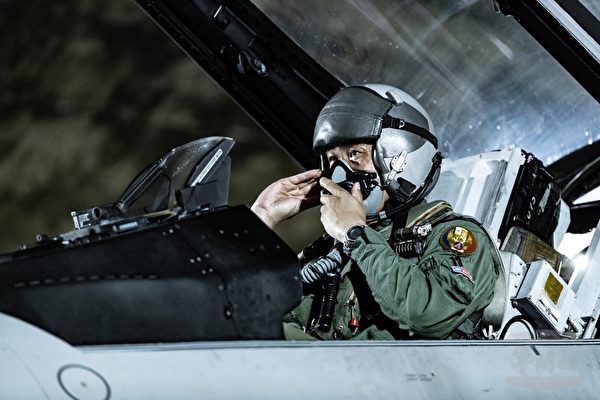 前线飞官赞F-16V性能提升 有信心捍卫台领空
