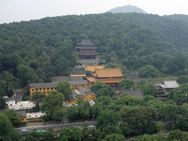 杭州西湖四大寺院之一的净慈寺。