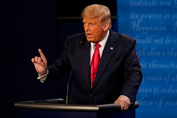 美國總統川普在辯論。（Gash-Pool/Getty Images）