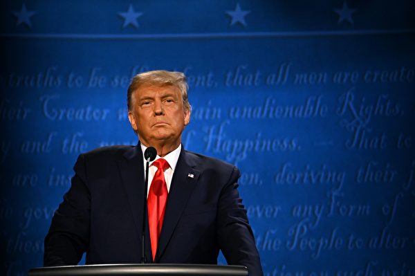 美國總統川普在辯論。（JIM WATSON/AFP via Getty Images）