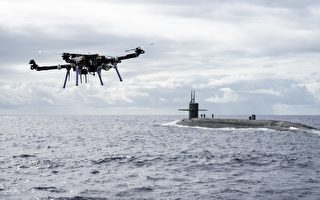 美国海军新招 用无人机空运物品给潜艇
