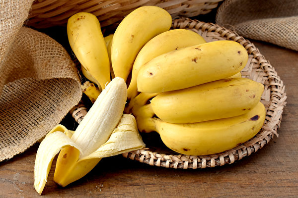 甘入脾，香蕉等甘味食物具有补益脾胃的作用。(Shutterstock)