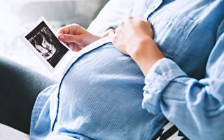 孕期發現惡性腫瘤 英國母親感歎胎兒救命