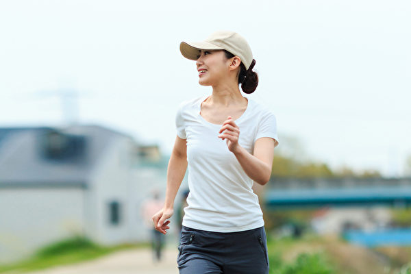 走路，是一种人人能做，完全无副作用的运动。(Shutterstock)