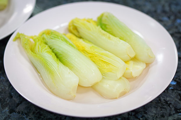 煮熟的大白菜也比多数蔬菜软烂，因其纤维更细，比较好消化。(Shutterstock)