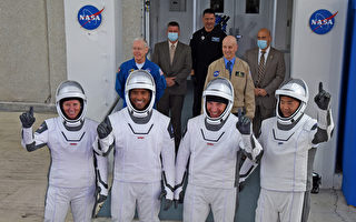 SpaceX成功载4人赴太空站 川普表祝贺