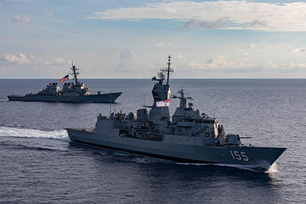 2020年10月30日 ，美军驱逐舰麦凯恩号（DDG 56）与澳大利亚巡防舰巴拉瑞特号（FFH 155）一同在南中国海演练，之后穿越马六甲海峡前往阿德曼海域参加马拉巴尔演习。（美国印太司令部）