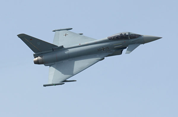 2008年5月28日，一架德国的台风战斗机在柏林航空展上。（Sean Gallup/Getty Images）