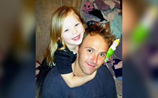 美國9歲女孩車禍後賣餅乾 為父親葬禮籌款