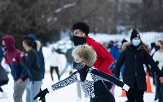 “制裁川普”被骂翻 纽约市继续开放滑冰场