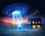 美国男子声称UFO降落后院 外星人送他松饼