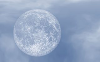 俄太空人拍到奇觀：月亮變扁平 緩緩消失