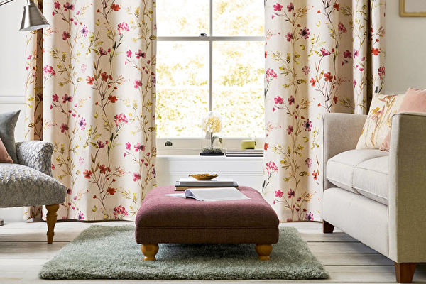 Shutterstock,curtain,窗,Stylish,Home,Living,Room,With,Curtains