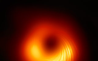 M87星系偏振光 解析黑洞磁场