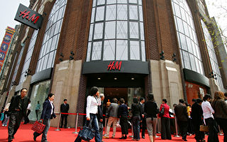 中共抵制聲中 耐克鞋被秒搶 H&M店內排隊