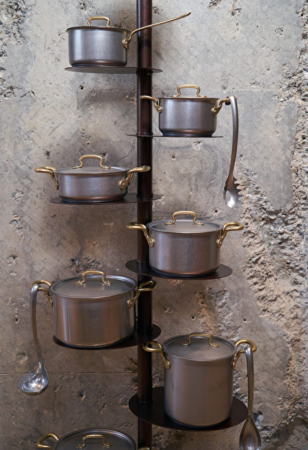 Kitchen,Pan,Holder,Stand,On,Concrete,Wall,Background,With,Copy,Shutterstock,锅
