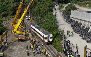 台鐵事故增至51死 第6節車廂發現遭重壓遺體