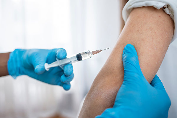 有三高、心臟病、癌症、過敏體質、自體免疫疾病的人或孕婦，可以接種新冠疫苗嗎？ (Shutterstock)