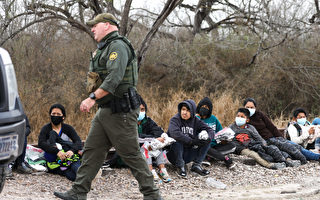 美南部边境3月份逮捕17.2万非法移民