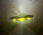 目击30公分高外星人走出UFO 玻国居民惊呆