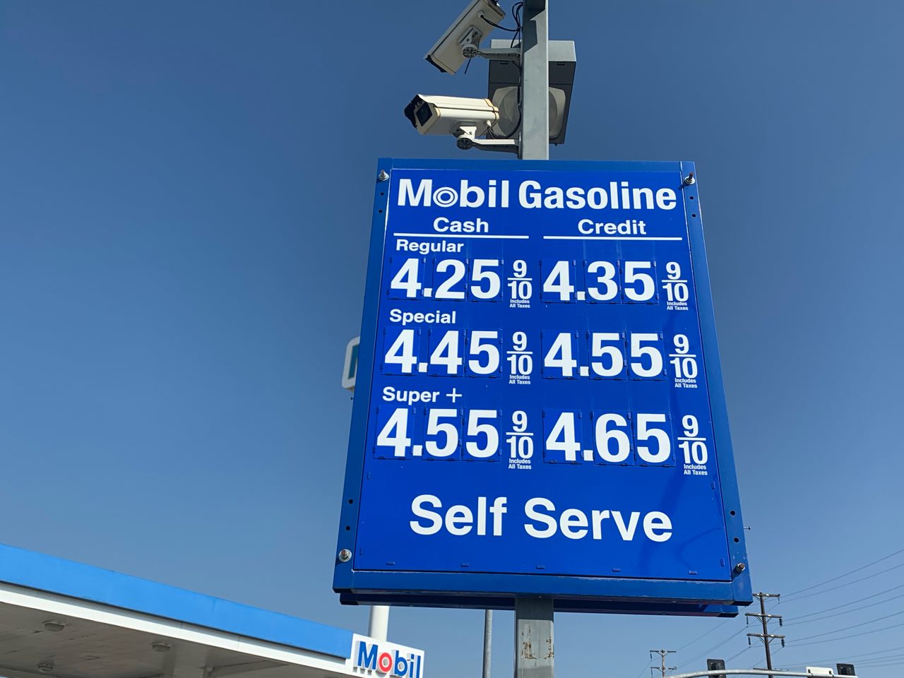 加州油价涨又涨 58县中38个超过4美元